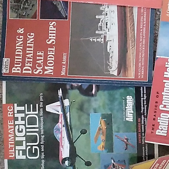 Helicopter Manuals & Model Aircraft Manuals EUC - Picture 1 of 12